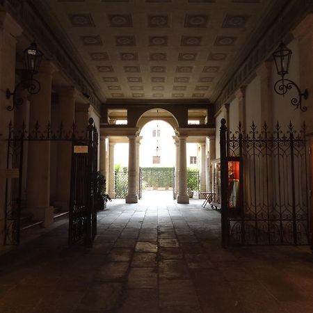 Il Cappello Di Giulietta Hotel เวโรนา ภายนอก รูปภาพ