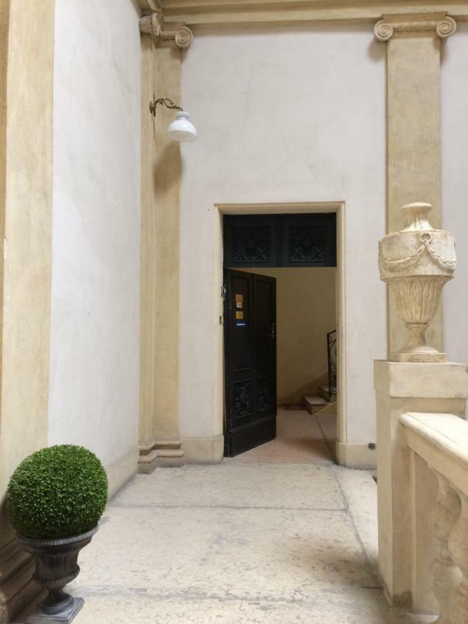 Il Cappello Di Giulietta Hotel เวโรนา ภายนอก รูปภาพ