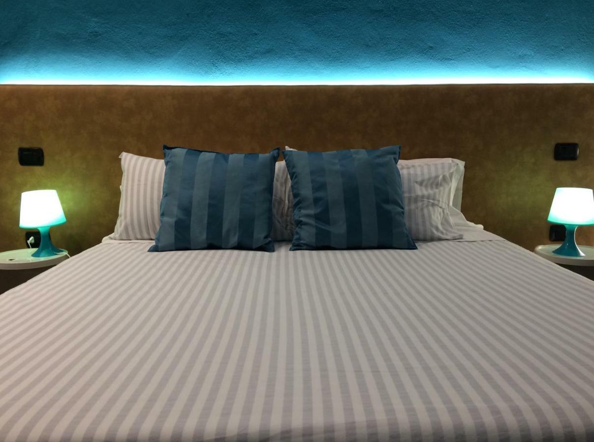 Il Cappello Di Giulietta Hotel เวโรนา ภายนอก รูปภาพ